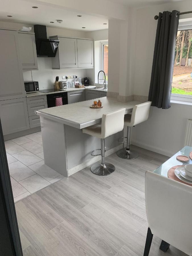 Crowthorne House, Beautiful 3 Bedroom Home For Upto 8 Guests, With Sofa Bed Cul-De-Sac With Private Driveway Nottingham Exterior foto