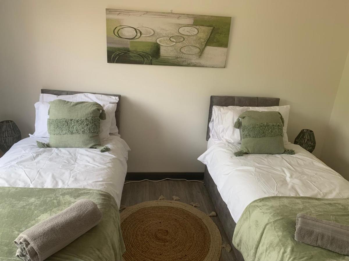 Crowthorne House, Beautiful 3 Bedroom Home For Upto 8 Guests, With Sofa Bed Cul-De-Sac With Private Driveway Nottingham Exterior foto